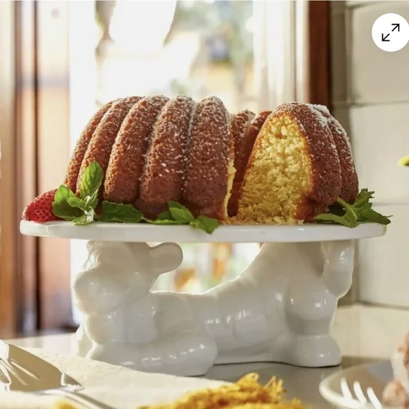 Disney Store Ceramic White Tigger Figural Cake Stand Plate - NEW Winnie the Pooh - Picture 3 of 8